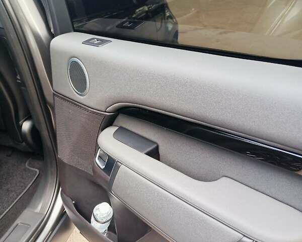 Сірий Ленд Ровер Діскавері, об'ємом двигуна 3 л та пробігом 151 тис. км за 28700 $, фото 33 на Automoto.ua