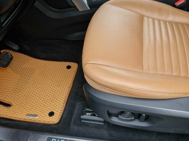 Серый Ленд Ровер Дискавери, объемом двигателя 2 л и пробегом 168 тыс. км за 19800 $, фото 11 на Automoto.ua