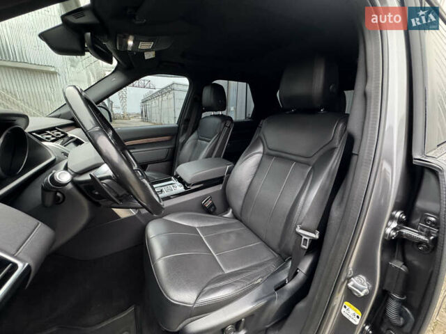 Сірий Ленд Ровер Діскавері, об'ємом двигуна 2 л та пробігом 93 тис. км за 28750 $, фото 42 на Automoto.ua