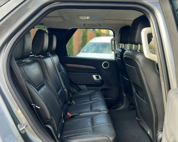 Сірий Ленд Ровер Діскавері, об'ємом двигуна 2.99 л та пробігом 140 тис. км за 28000 $, фото 49 на Automoto.ua