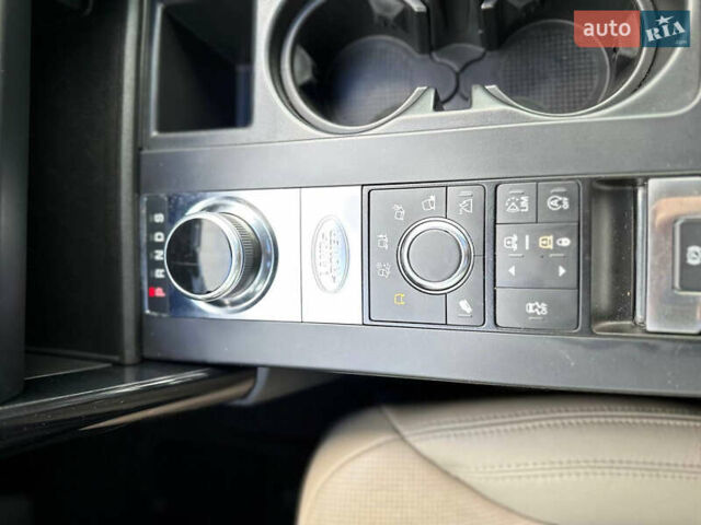 Серый Ленд Ровер Дискавери, объемом двигателя 3 л и пробегом 164 тыс. км за 23000 $, фото 28 на Automoto.ua