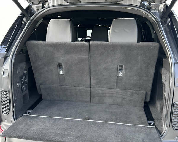 Серый Ленд Ровер Дискавери, объемом двигателя 2.99 л и пробегом 200 тыс. км за 27000 $, фото 48 на Automoto.ua