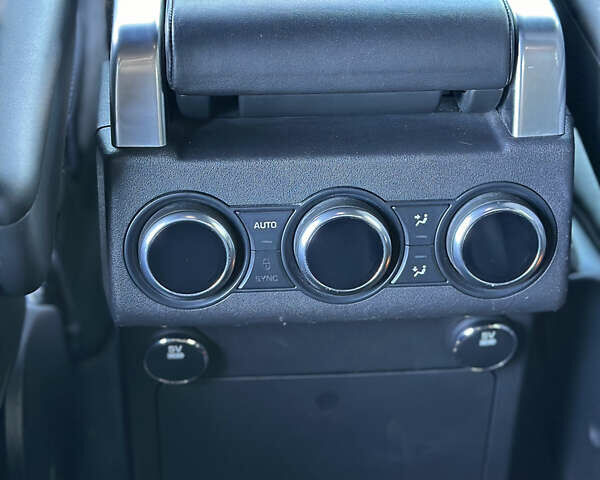 Ленд Ровер Дискавери 2017 в Ужгороде на Automoto.ua Серый Ленд Ровер Дискавери, объемом двигателя 2.99 л и пробегом 120 тыс. км за 37000 $, фото 19 на Automoto.ua