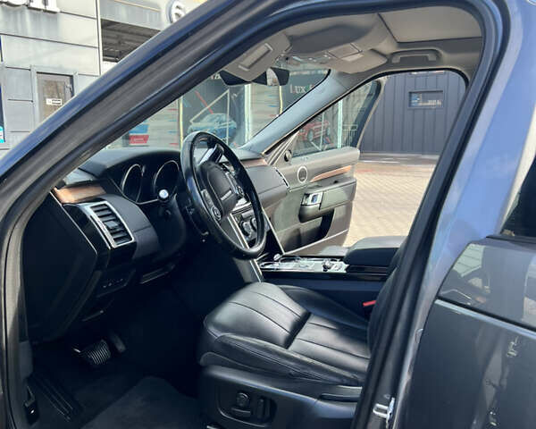 Серый Ленд Ровер Дискавери, объемом двигателя 2.99 л и пробегом 140 тыс. км за 28000 $, фото 90 на Automoto.ua