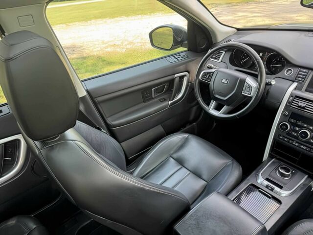 Серый Ленд Ровер Дискавери, объемом двигателя 2 л и пробегом 62 тыс. км за 10000 $, фото 9 на Automoto.ua