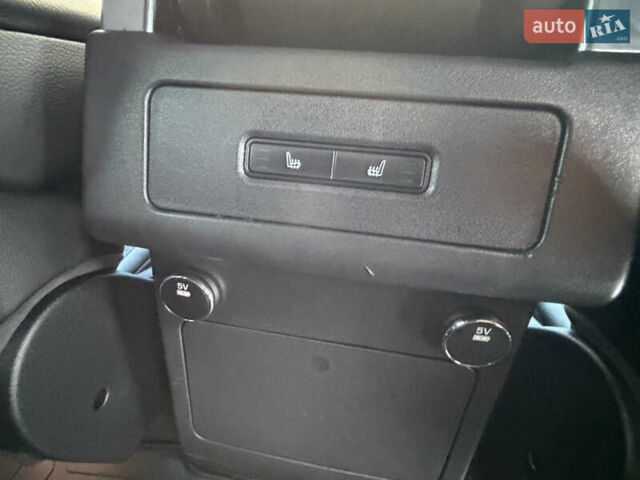 Серый Ленд Ровер Дискавери, объемом двигателя 2 л и пробегом 93 тыс. км за 26950 $, фото 36 на Automoto.ua