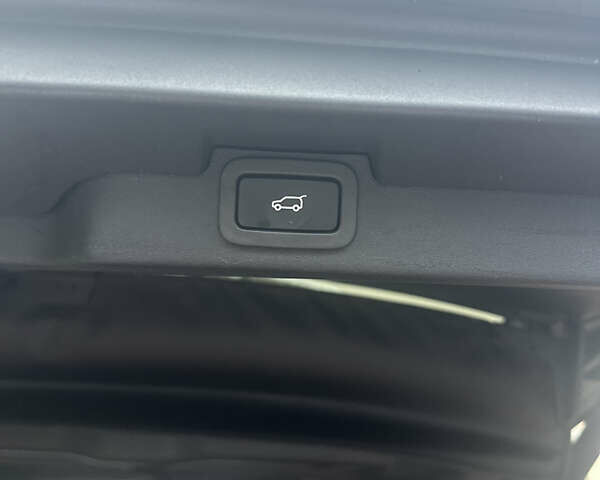 Серый Ленд Ровер Дискавери, объемом двигателя 2 л и пробегом 179 тыс. км за 29000 $, фото 16 на Automoto.ua