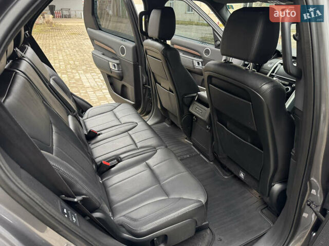 Сірий Ленд Ровер Діскавері, об'ємом двигуна 2 л та пробігом 93 тис. км за 28750 $, фото 57 на Automoto.ua