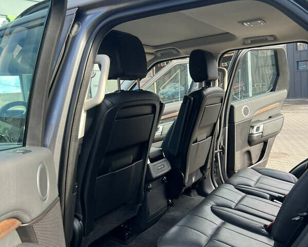 Серый Ленд Ровер Дискавери, объемом двигателя 2.99 л и пробегом 140 тыс. км за 28000 $, фото 94 на Automoto.ua