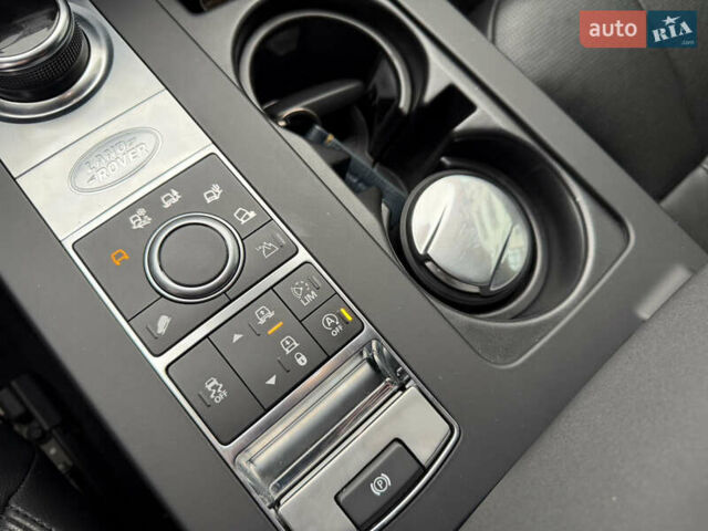 Сірий Ленд Ровер Діскавері, об'ємом двигуна 3 л та пробігом 98 тис. км за 29500 $, фото 30 на Automoto.ua