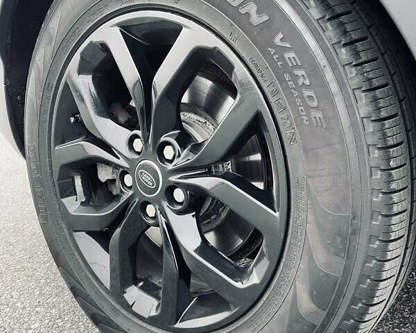 Серый Ленд Ровер Дискавери, объемом двигателя 2 л и пробегом 135 тыс. км за 26500 $, фото 17 на Automoto.ua