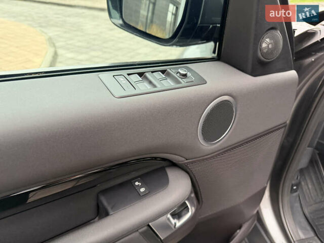 Сірий Ленд Ровер Діскавері, об'ємом двигуна 3 л та пробігом 98 тис. км за 29500 $, фото 13 на Automoto.ua