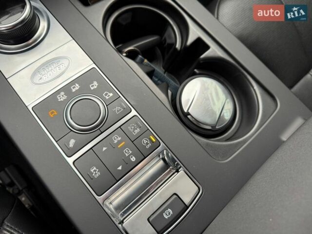 Серый Ленд Ровер Дискавери, объемом двигателя 3 л и пробегом 105 тыс. км за 29500 $, фото 30 на Automoto.ua