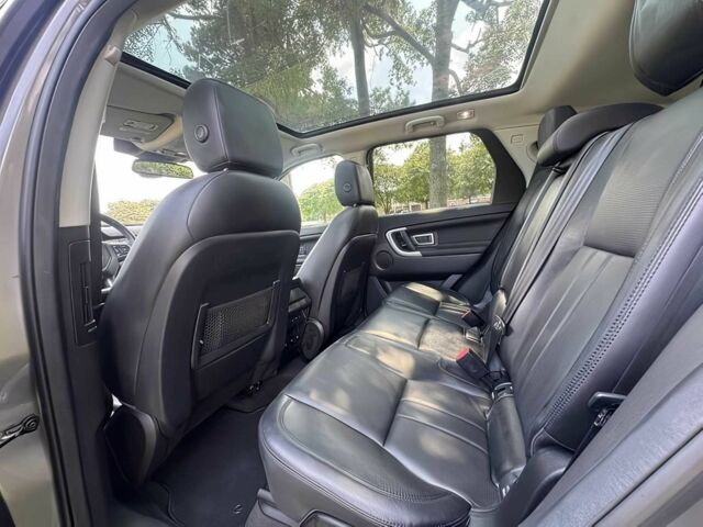 Серый Ленд Ровер Дискавери, объемом двигателя 2 л и пробегом 62 тыс. км за 10000 $, фото 10 на Automoto.ua