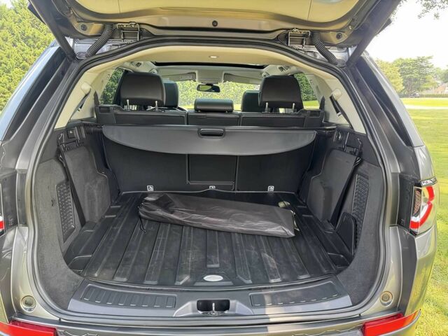 Серый Ленд Ровер Дискавери, объемом двигателя 2 л и пробегом 62 тыс. км за 10000 $, фото 12 на Automoto.ua