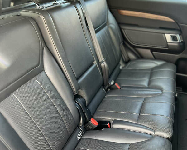 Сірий Ленд Ровер Діскавері, об'ємом двигуна 2.99 л та пробігом 140 тис. км за 28000 $, фото 50 на Automoto.ua