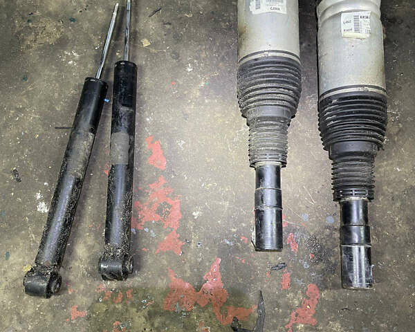 Сірий Ленд Ровер Діскавері, об'ємом двигуна 3 л та пробігом 158 тис. км за 34000 $, фото 3 на Automoto.ua