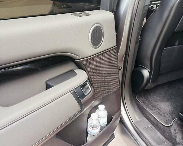 Сірий Ленд Ровер Діскавері, об'ємом двигуна 3 л та пробігом 151 тис. км за 28700 $, фото 30 на Automoto.ua