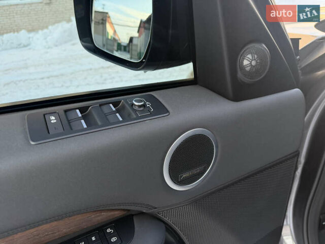 Серый Ленд Ровер Дискавери, объемом двигателя 2 л и пробегом 93 тыс. км за 26950 $, фото 19 на Automoto.ua