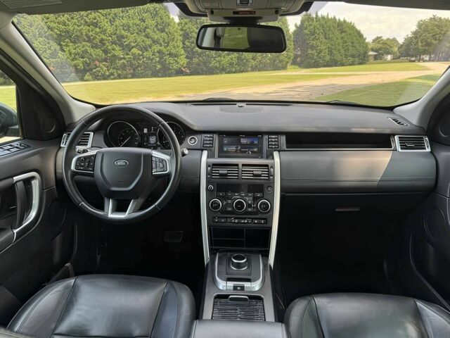 Серый Ленд Ровер Дискавери, объемом двигателя 2 л и пробегом 62 тыс. км за 10000 $, фото 7 на Automoto.ua