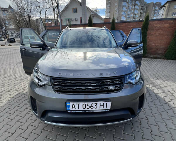 Сірий Ленд Ровер Діскавері, об'ємом двигуна 2.99 л та пробігом 140 тис. км за 28000 $, фото 80 на Automoto.ua