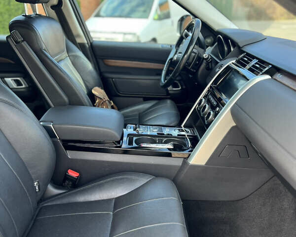 Серый Ленд Ровер Дискавери, объемом двигателя 2.99 л и пробегом 140 тыс. км за 28000 $, фото 97 на Automoto.ua