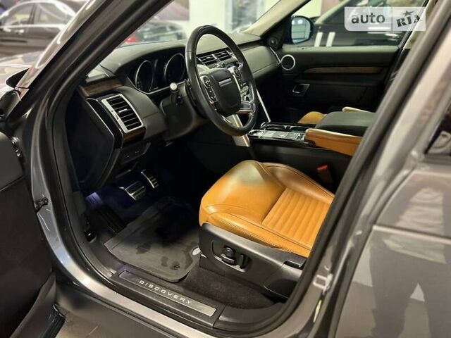 Серый Ленд Ровер Дискавери, объемом двигателя 3 л и пробегом 83 тыс. км за 45000 $, фото 9 на Automoto.ua