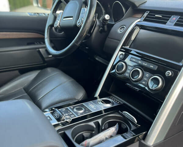 Сірий Ленд Ровер Діскавері, об'ємом двигуна 2.99 л та пробігом 140 тис. км за 28000 $, фото 54 на Automoto.ua