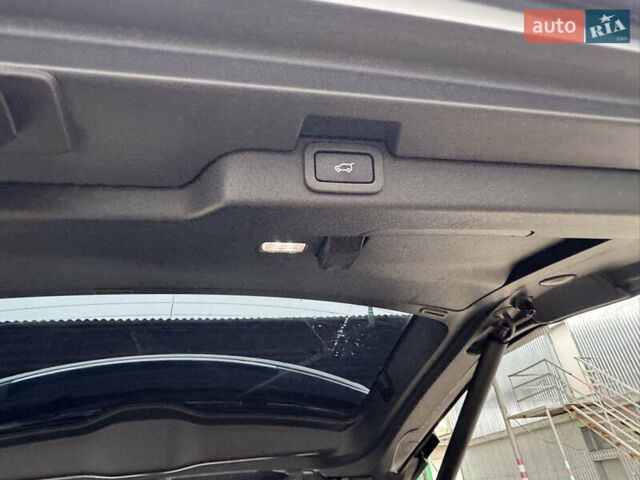 Сірий Ленд Ровер Діскавері, об'ємом двигуна 2 л та пробігом 93 тис. км за 28750 $, фото 60 на Automoto.ua