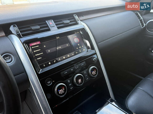 Серый Ленд Ровер Дискавери, объемом двигателя 2 л и пробегом 93 тыс. км за 26950 $, фото 24 на Automoto.ua