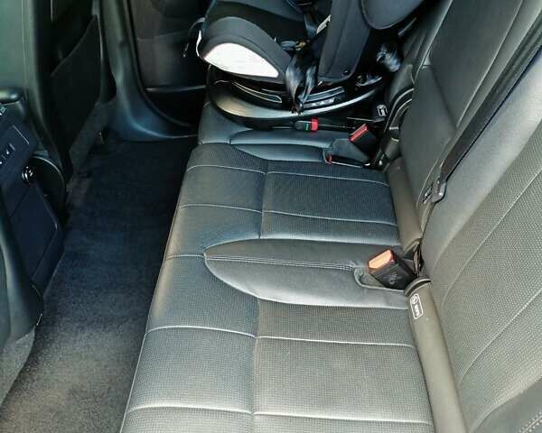 Сірий Ленд Ровер Діскавері, об'ємом двигуна 3 л та пробігом 151 тис. км за 28700 $, фото 32 на Automoto.ua