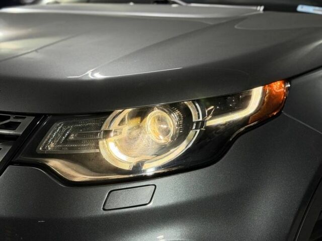 Серый Ленд Ровер Дискавери, объемом двигателя 2 л и пробегом 200 тыс. км за 14300 $, фото 1 на Automoto.ua