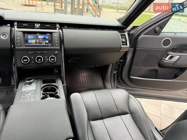 Серый Ленд Ровер Дискавери, объемом двигателя 3 л и пробегом 98 тыс. км за 29500 $, фото 26 на Automoto.ua