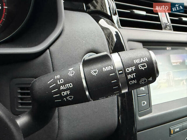 Серый Ленд Ровер Дискавери, объемом двигателя 3 л и пробегом 98 тыс. км за 29500 $, фото 35 на Automoto.ua