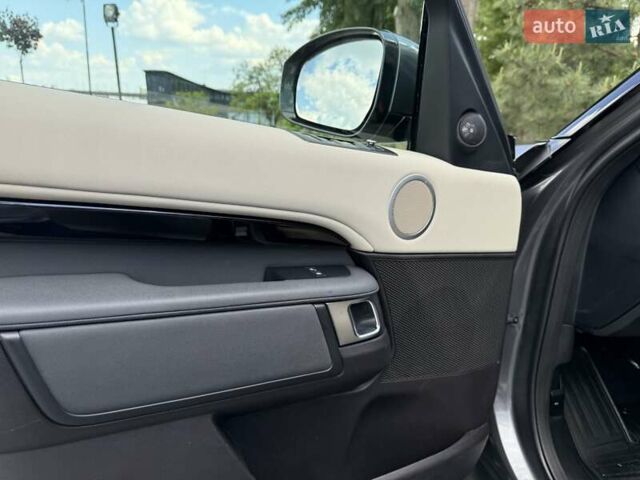 Сірий Ленд Ровер Діскавері, об'ємом двигуна 2 л та пробігом 124 тис. км за 28777 $, фото 56 на Automoto.ua