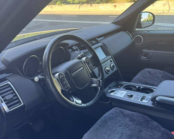 Серый Ленд Ровер Дискавери, объемом двигателя 3 л и пробегом 82 тыс. км за 40500 $, фото 5 на Automoto.ua