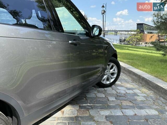 Сірий Ленд Ровер Діскавері, об'ємом двигуна 2 л та пробігом 124 тис. км за 28777 $, фото 37 на Automoto.ua