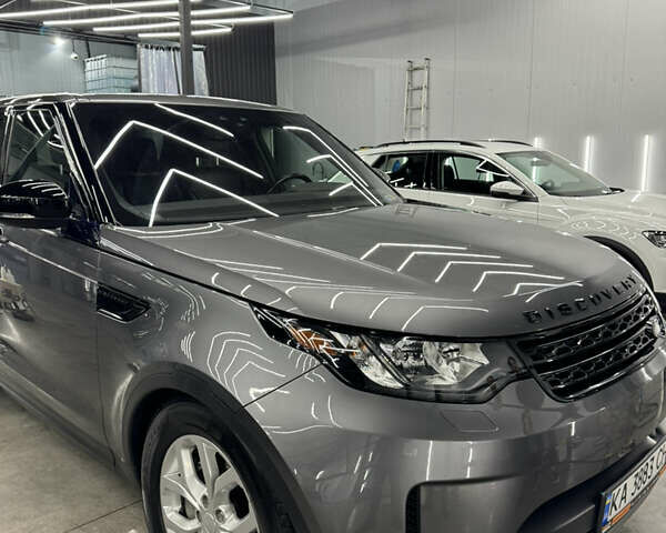 Серый Ленд Ровер Дискавери, объемом двигателя 3 л и пробегом 82 тыс. км за 40500 $, фото 2 на Automoto.ua