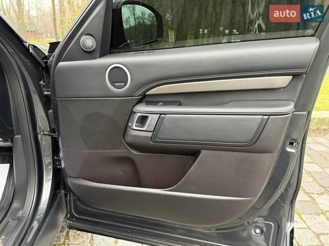 Сірий Ленд Ровер Діскавері, об'ємом двигуна 3 л та пробігом 105 тис. км за 29555 $, фото 117 на Automoto.ua