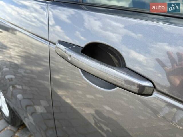 Сірий Ленд Ровер Діскавері, об'ємом двигуна 2 л та пробігом 124 тис. км за 28777 $, фото 27 на Automoto.ua