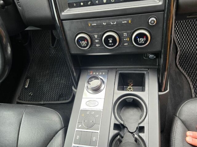 Серый Ленд Ровер Дискавери, объемом двигателя 2 л и пробегом 118 тыс. км за 32200 $, фото 17 на Automoto.ua