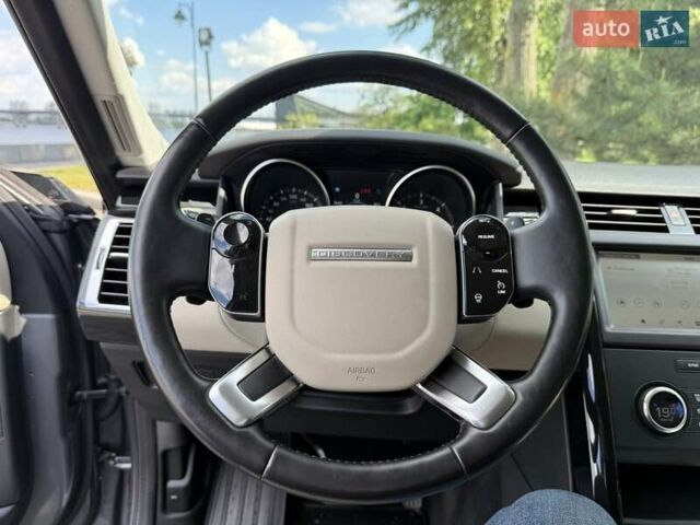 Сірий Ленд Ровер Діскавері, об'ємом двигуна 2 л та пробігом 124 тис. км за 28777 $, фото 90 на Automoto.ua