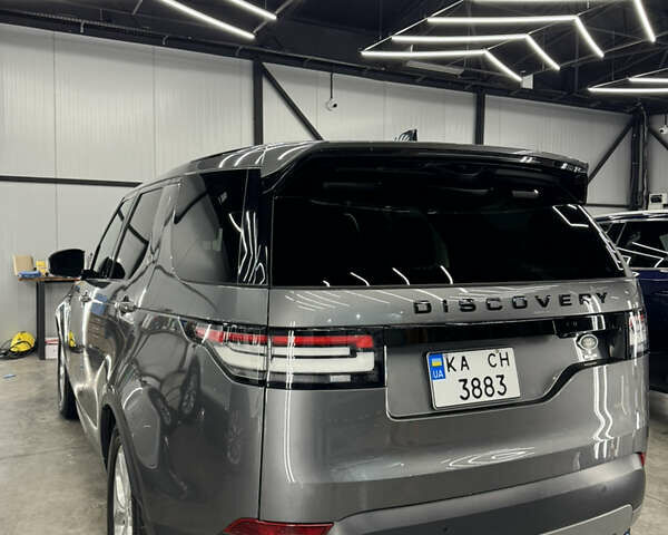 Серый Ленд Ровер Дискавери, объемом двигателя 3 л и пробегом 82 тыс. км за 40500 $, фото 1 на Automoto.ua