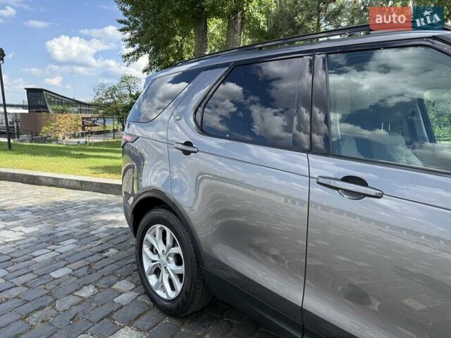Сірий Ленд Ровер Діскавері, об'ємом двигуна 2 л та пробігом 124 тис. км за 28777 $, фото 23 на Automoto.ua
