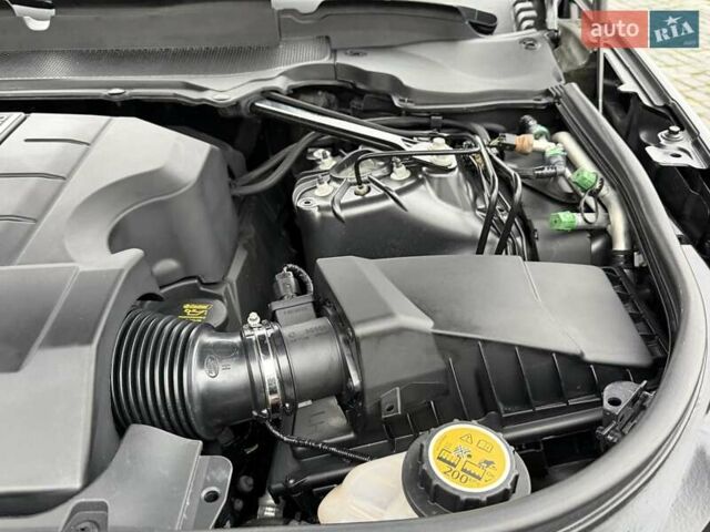 Сірий Ленд Ровер Діскавері, об'ємом двигуна 3 л та пробігом 105 тис. км за 29555 $, фото 143 на Automoto.ua