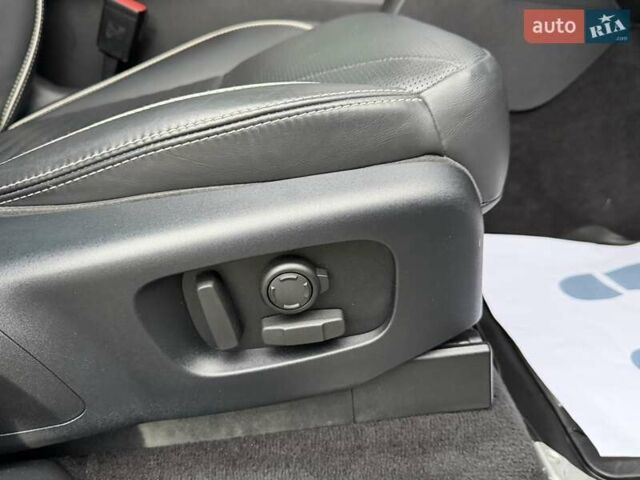 Сірий Ленд Ровер Діскавері, об'ємом двигуна 3 л та пробігом 105 тис. км за 29555 $, фото 122 на Automoto.ua