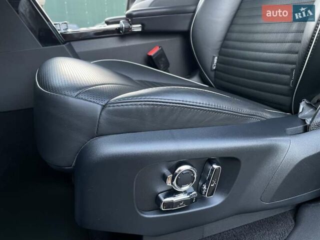 Серый Ленд Ровер Дискавери, объемом двигателя 3 л и пробегом 70 тыс. км за 37900 $, фото 48 на Automoto.ua