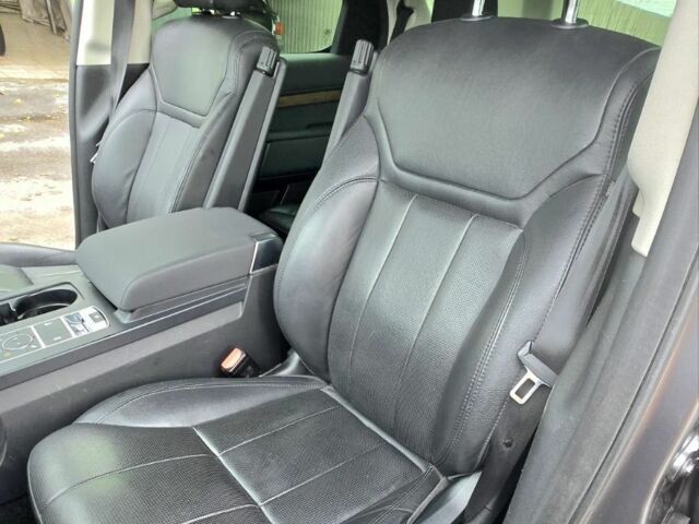 Серый Ленд Ровер Дискавери, объемом двигателя 2 л и пробегом 118 тыс. км за 32200 $, фото 10 на Automoto.ua