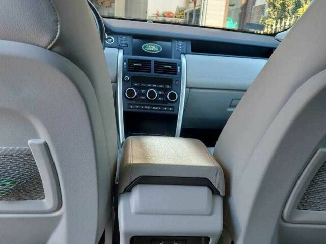 Серый Ленд Ровер Дискавери, объемом двигателя 2 л и пробегом 112 тыс. км за 9800 $, фото 9 на Automoto.ua