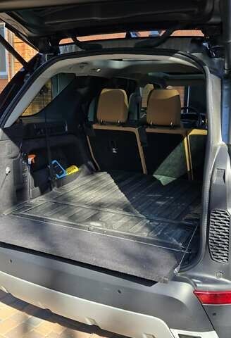 Серый Ленд Ровер Дискавери, объемом двигателя 3 л и пробегом 74 тыс. км за 50000 $, фото 26 на Automoto.ua